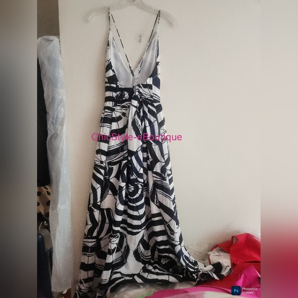STORE CLOSING! H&M Long Strappy Dress White/navy Blue Patterned Fitted Bodice N - Picture 4 of 14
